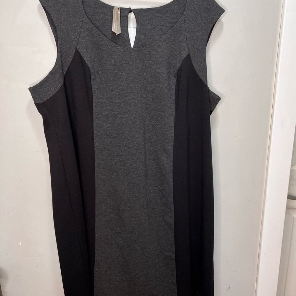 Pennington’s Black & Grey Colourblock Medium Weight MIDI Dress Size 3x - Picture 4 of 5